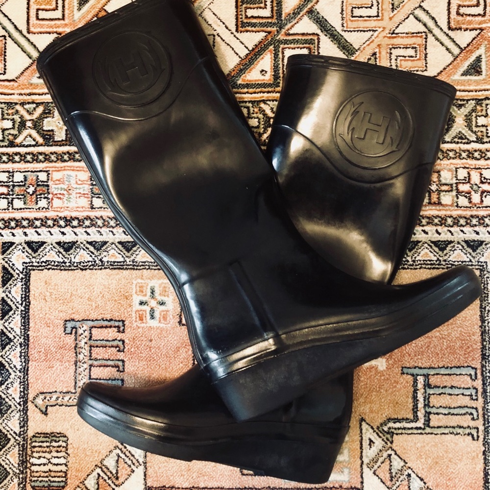 Hunter black platform rain boots. Size 7
